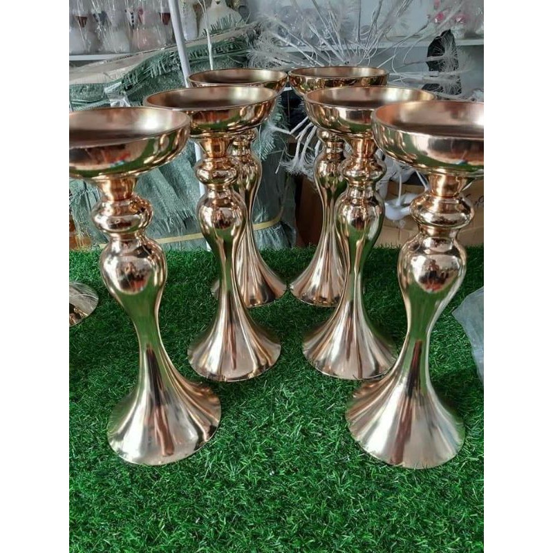 Trụ đuôi cá cắm hoa trang trí