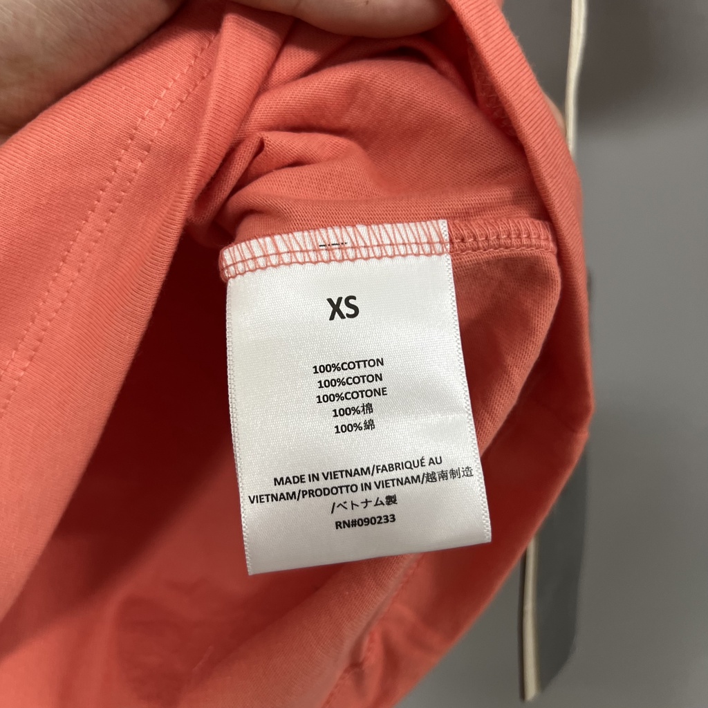 Áo thun Fear Of God FOG Essentials SS22 backdoor, Áo tee FOG Essentials in nhung chất liệu cotton form rộng