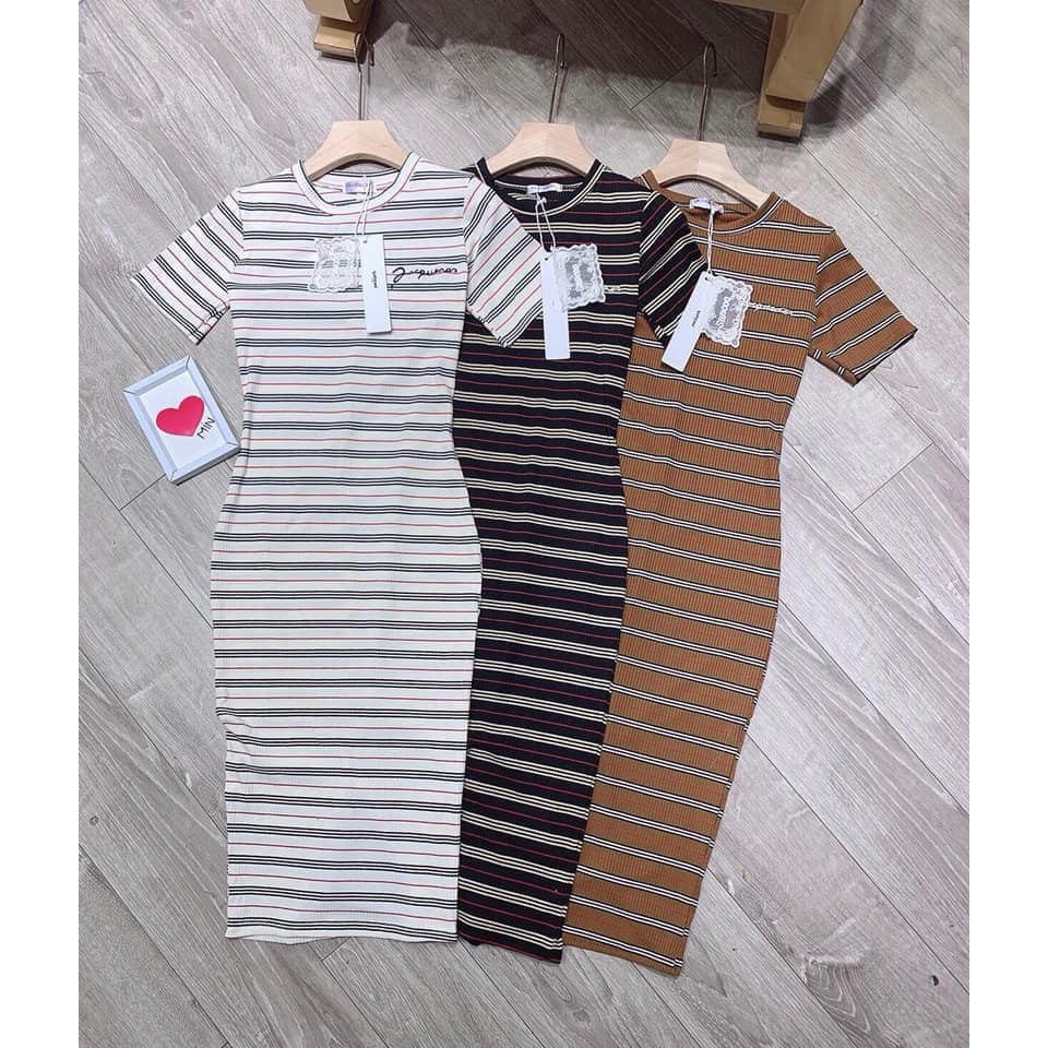 Váy len tăm kẻ body