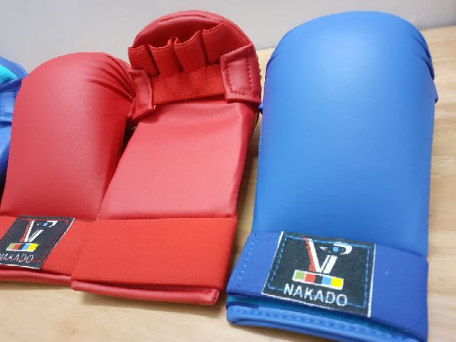 GĂNG TAY KARATE GIÁ RÉ (150K) NAKADO