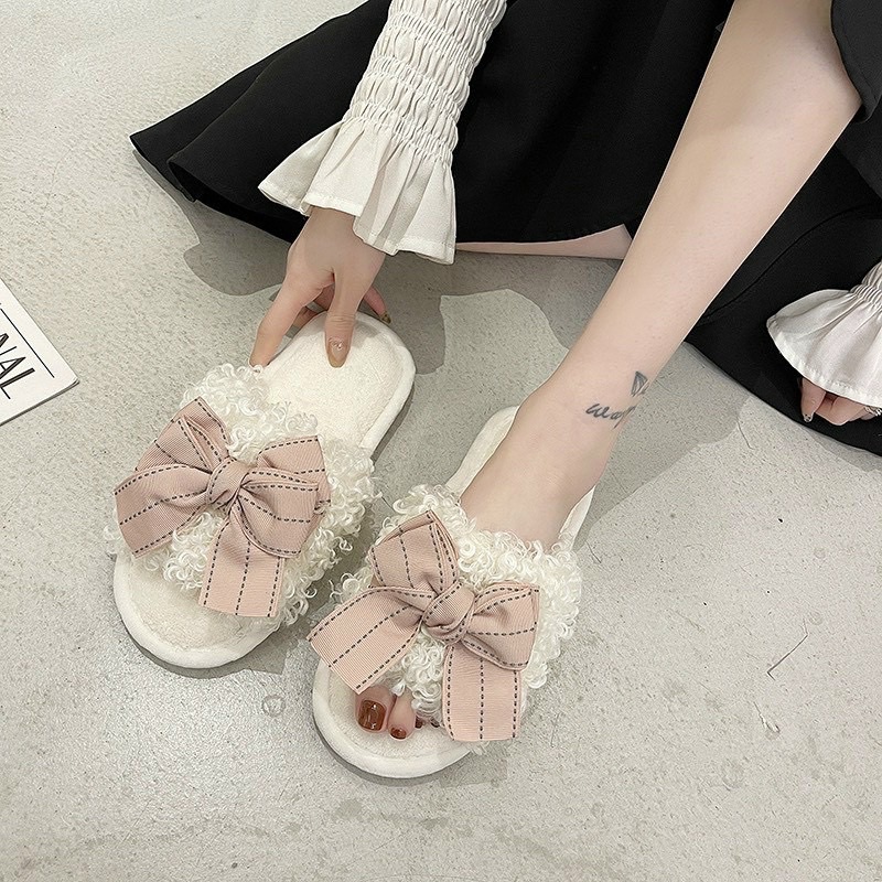 DÉP ĐI TRONG NHÀ NƠ XINH CUTE