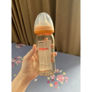 Bình sữa PIGEON SOFTOUCH cổ rộng dung tích 160ml và 240ml
