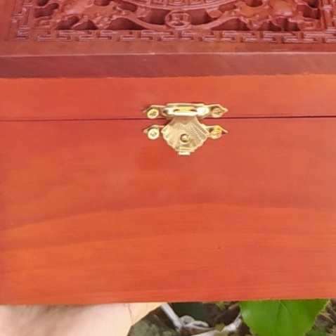 HỘP ĐỰNG GIẤY ĂN GỖ HƯƠNG KHỔ VUÔNG CHẠM KHẮC RƠI - ẢNH THẬT HÀNG THẬT - BẢO HÀNH VÀ ĐỔI TRẢ