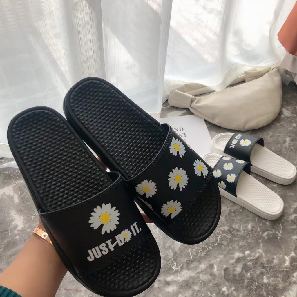 DÉP HOT TREND HOA CÚC CAO CẤP 2 MÀU TRẮNG ĐEN