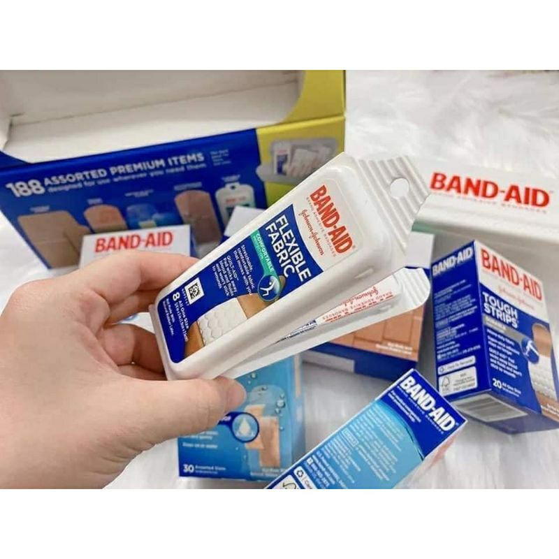 Hộp băng keo dán cá nhân Band-AidBrand Adhesive Bandages 188 miếng