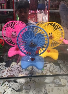 Quạt chạy pin con thỏ