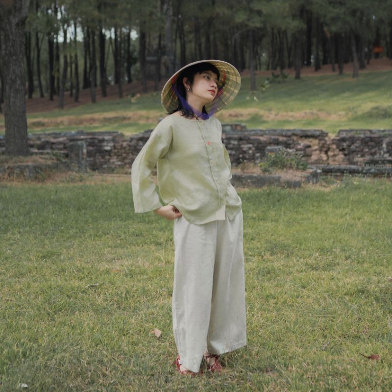 Áo linen kiểu đơn giản HUE top