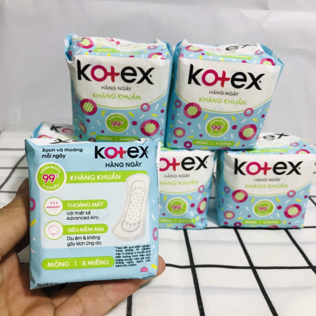 Băng vệ sinh Kotex hàng ngày kháng khuẩn 8 miếng/gói -8073