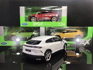Xe Mô Hình Lamborghini Urus 1:24 Welly ( Trắng )