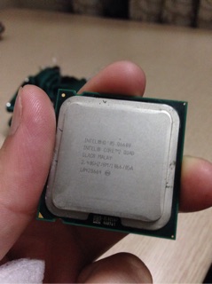 CPU 4 nhân Q6600 2.4ghz x 4, L2 8MB, socket 775