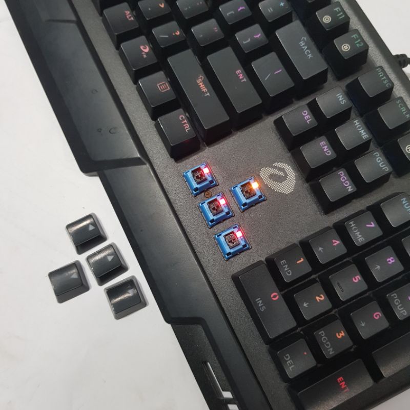 Bàn phím cơ dareu ck 526s hàng thanh lý còn tốt