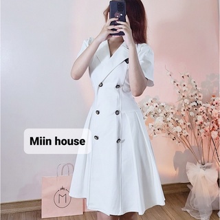 Váy cổ vest logo dập ly