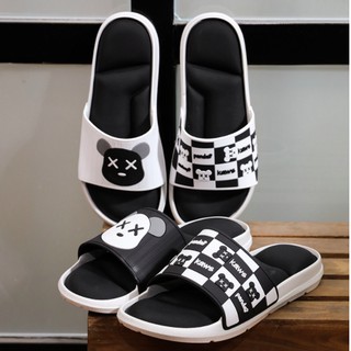Dép quai ngang nam nữ Kaws cao cấp Top xu hướng 2020, đệm lót châm êm và mềm