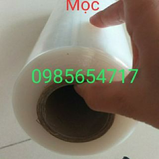 Màng pe quấn hàng.3kg lõi 200g dài 50cm.