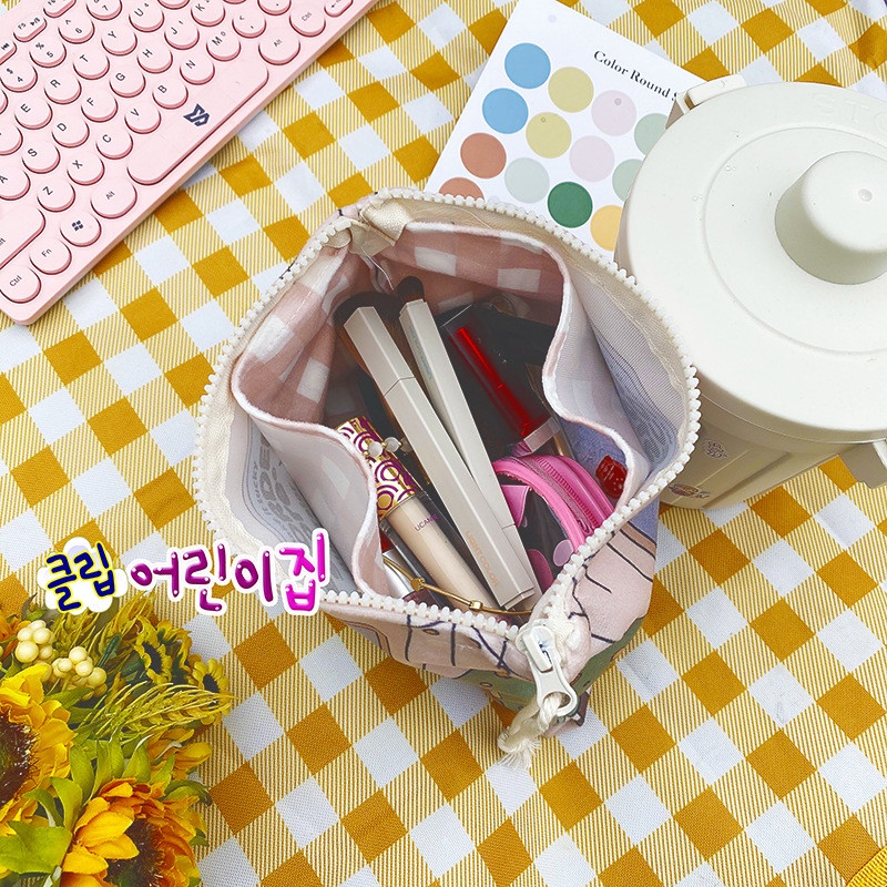 1 Túi Đựng Mỹ Phẩm / Đồ Trang Điểm / Đồ Vệ Sinh Cá Nhân Họa Tiết Hoạt Hình Có Khóa Kéo Cho Nữ