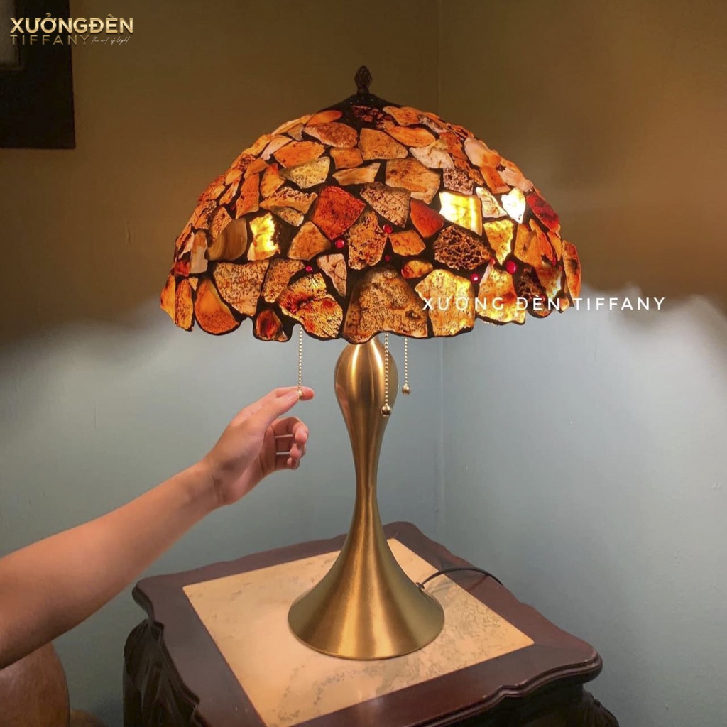 Đèn bàn Tiffany đá mã não