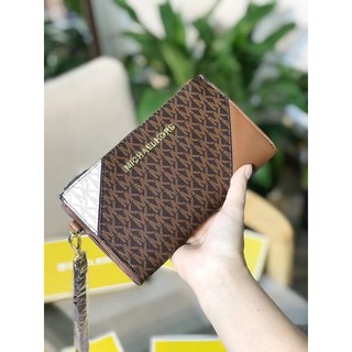 Ví mk cầm tay siêu sang