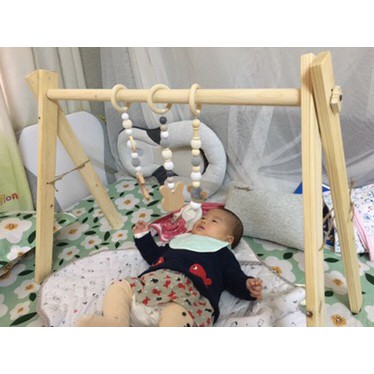 KỆ CHỮ A BẰNG GỖ AN TOÀN CHO BÉ – ĐỒ CHƠI PHÁT TRIỂN TOÀN DIỆN