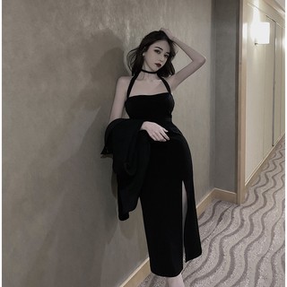 Váy đen ôm body xẻ tà kiểu dáng thời trang