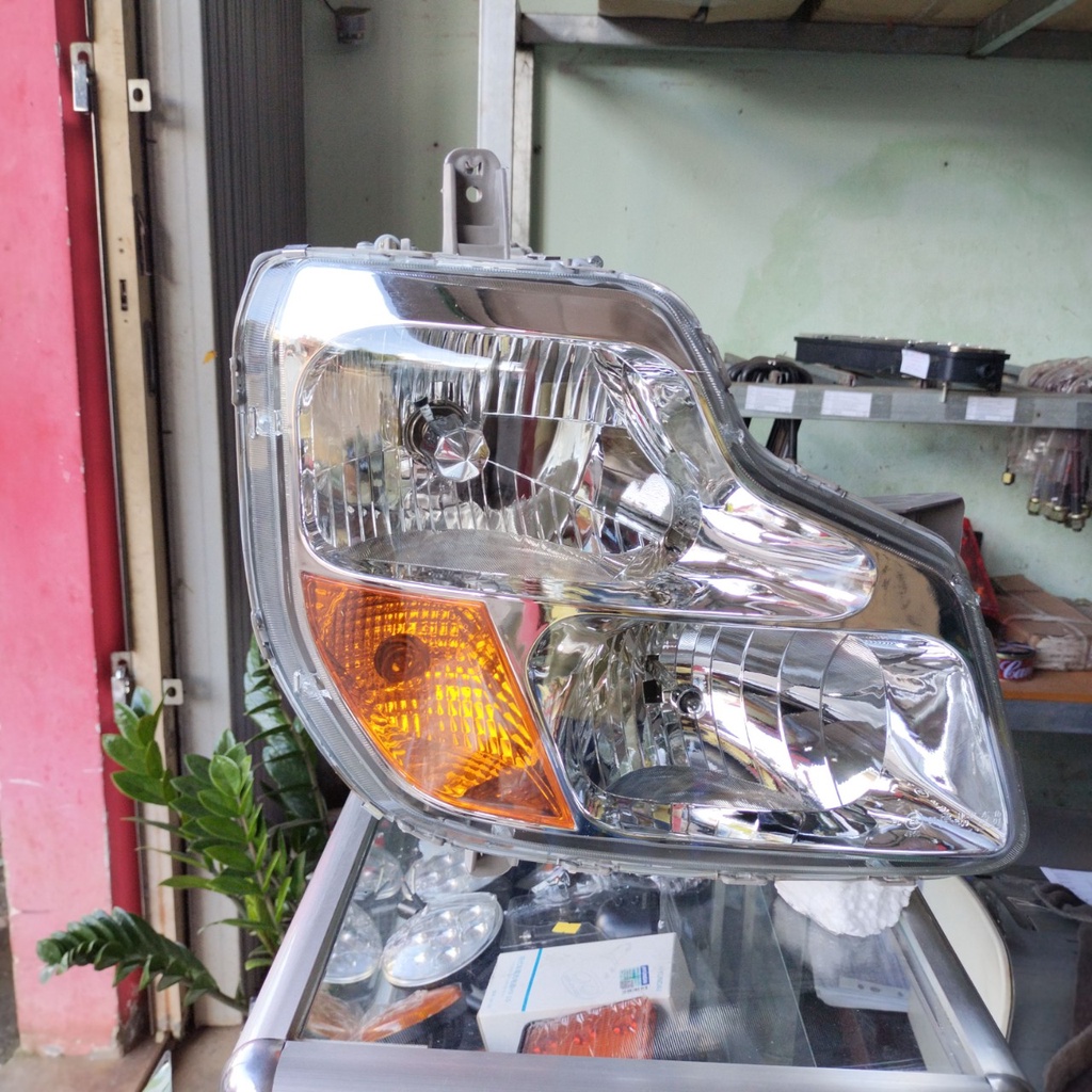 Đèn pha Dongfeng lắp cho xe tải Dongfeng 15 tấn, 18 tấn, đầu kéo , có cả hàng thường