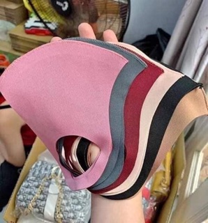 Khẩu trang su mua 10 tặng 2