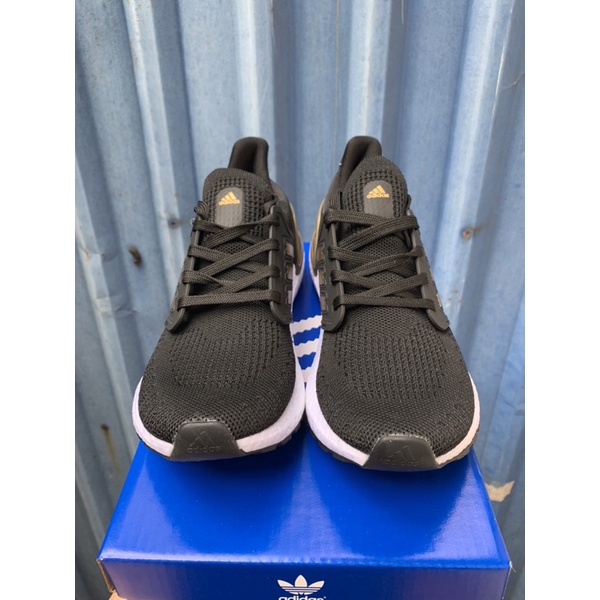 GIẦY CHẠY BỘ ULTRABOST 6.0 NAM NỮ HÀNG CAO CẤP, THIẾT KẾ THUẦN VẢI ÔM CHÂN SIÊU ÊM, CÓ SẴN .