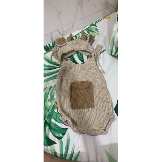 Bộ len móc hình trâu cho bé