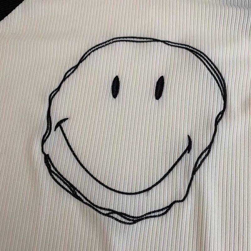 Áo thun mặt cười tay dài