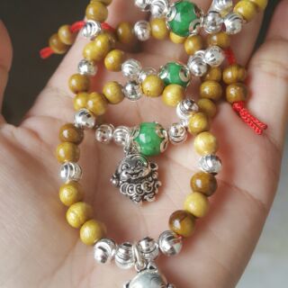 Vòng dâu tằm cho mẹ và bé.