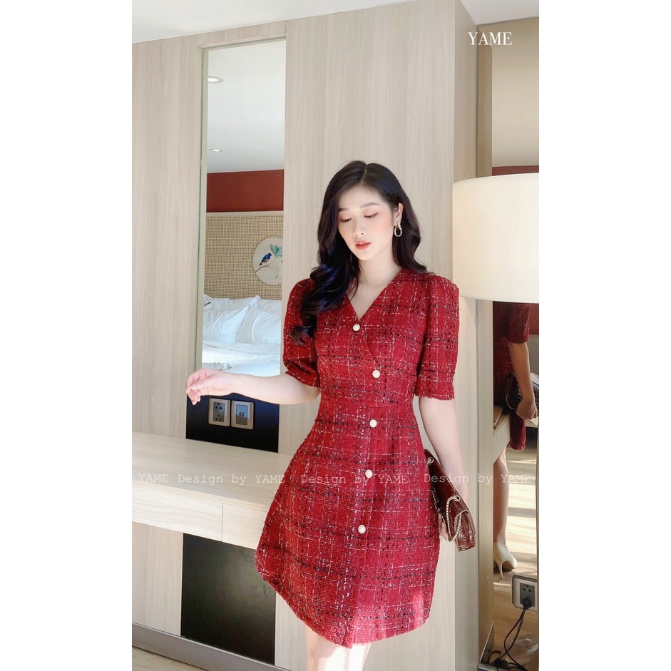 Váy đầm dạ tweed ngắn tay màu đỏ cúc lệch cổ V YAME