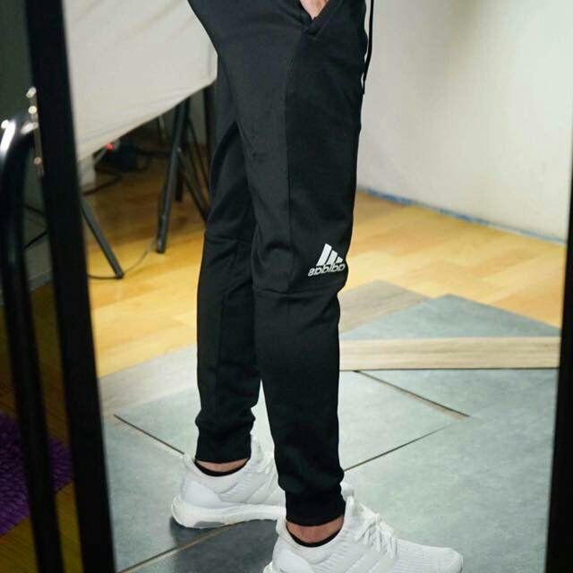 Quần thể thao Adidas