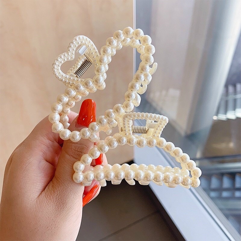 Kẹp tóc đính hạt nhựa đục
