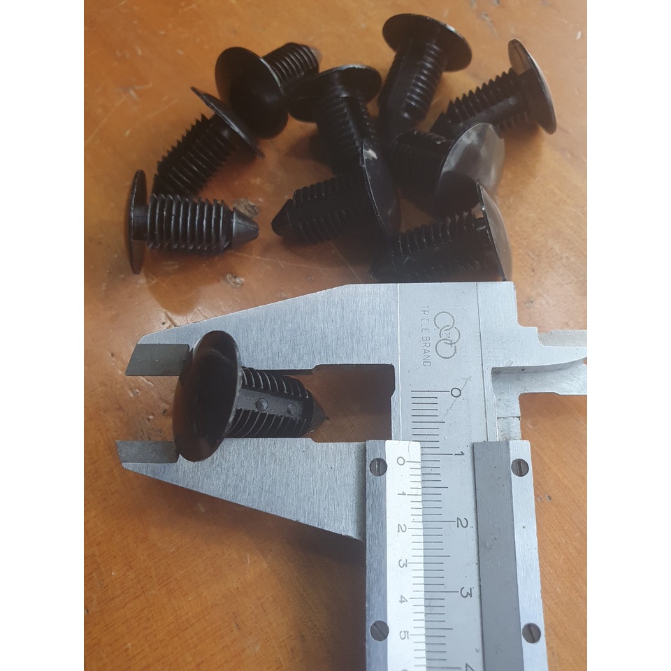 Set 20 đinh tán nhựa lỗ 10mm/11mm màu đen cho xe hơi Ford, ô tô - Chốt vít nhựa
