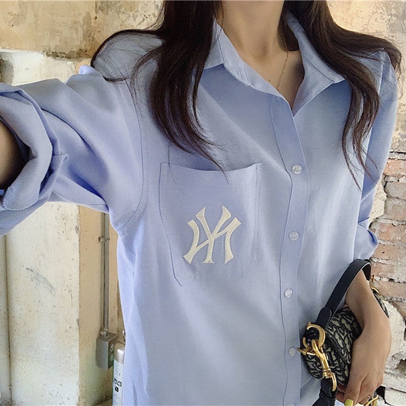 Áo sơ mi xanh kiểu mới xuân thu cho nữ sinh phong cách Hàn Quốc dáng dài tay khoác dạ trung rộng rãi Hồng Kông