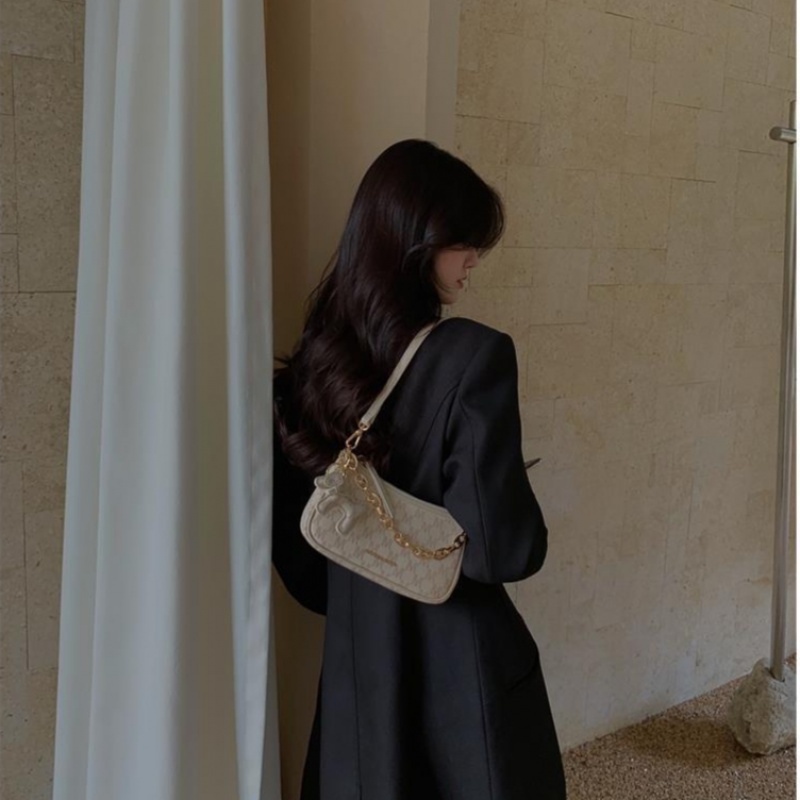 Túi xách nữ đeo vai phong cách hợp thời trang