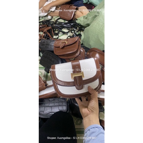 Túi Đeo Chéo Nữ Móng Ngựa Vân Da Rắn Dáng Bầu Khuy Gài Chữ