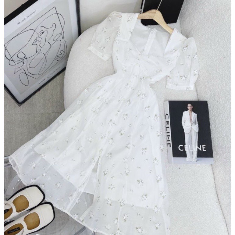 Đầm dạo phố tay ngắn họa tiết hoa phối nút bọc xẻ tà giữa xinh xắn - Daisy Dress | BigBuy360 - bigbuy360.vn