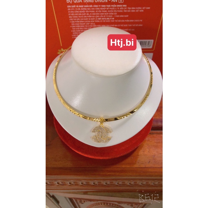 Kiềng cổ nữ mạ vàng kèm mặt cha le đính đá đẹp long lanh htj