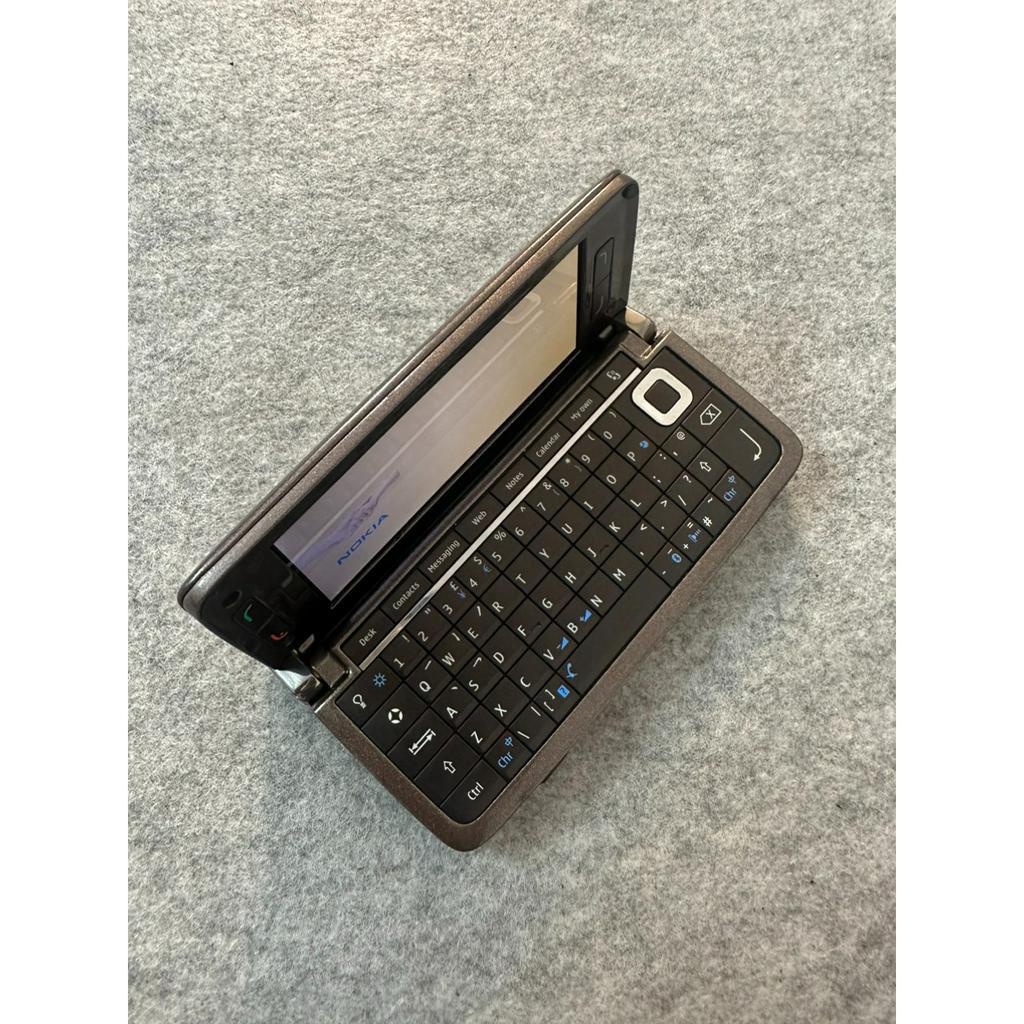 Điện thoại Nokia E90 Communicator Nâu Chính hãng