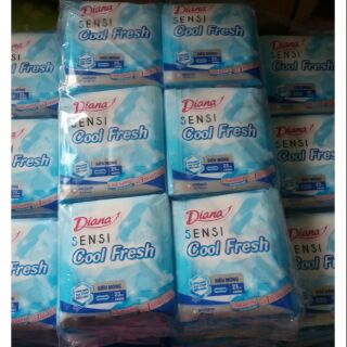 Băng vệ sinh Diana siêu mỏng không cánh công nghệ Ice Cool siêu mát.