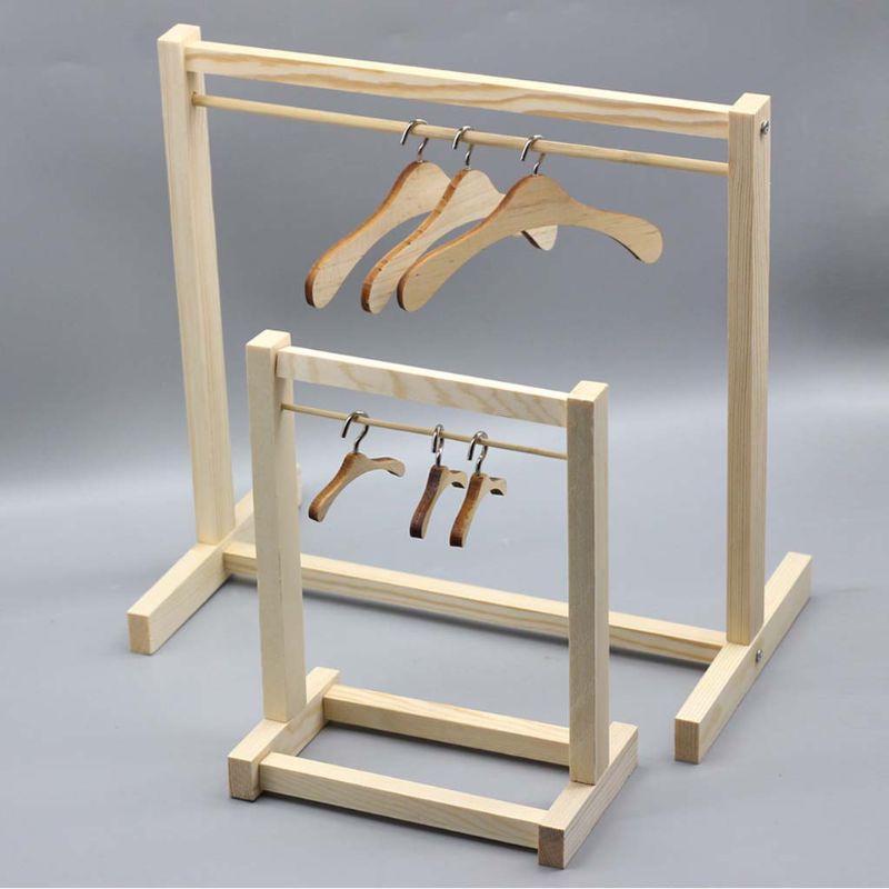 Giá đỡ treo quần áo/ nón/ túi xách bằng gỗ tiện dụng cho búp bê