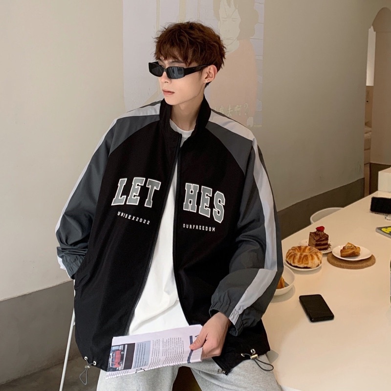 Áo khoác dù cổ trụ in chữ