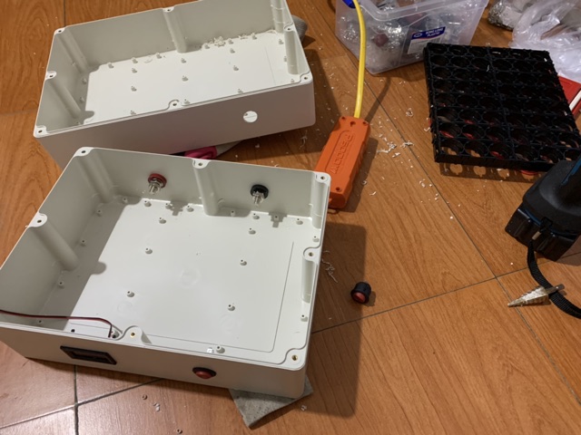 Pin lithium sắt cell pin 32650 dung lượng 50ah có đồng hồ hiển thị