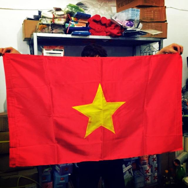 Cờ tổ quốc vải sa tanh (hàng chuẩn đẹp)