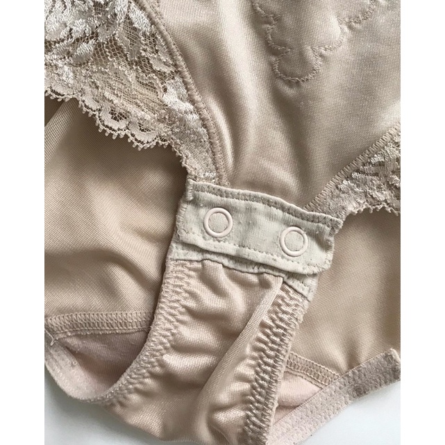 Áo bodysuit màu nude 2hand