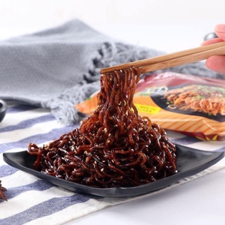 Mỳ trộn tương đen thơm ngon