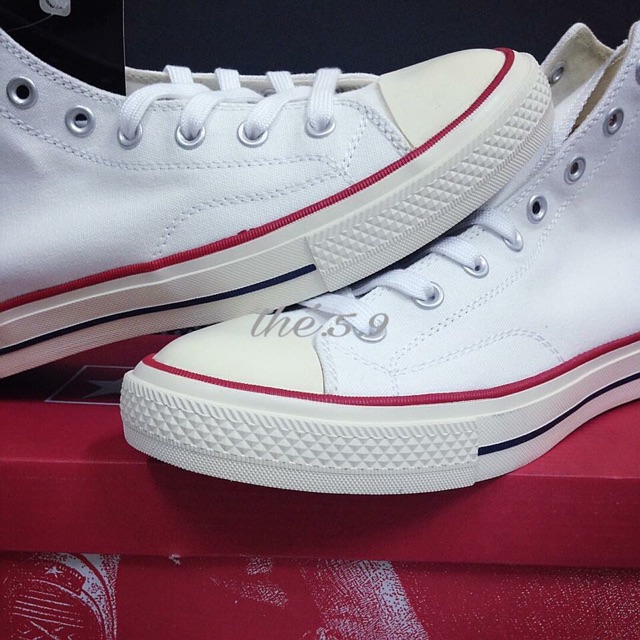 1970s trắng cao cổ