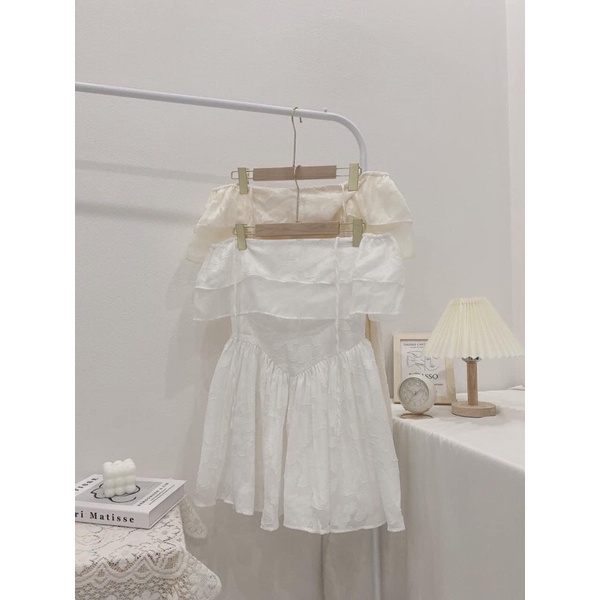 váy trễ vai buộc cổ