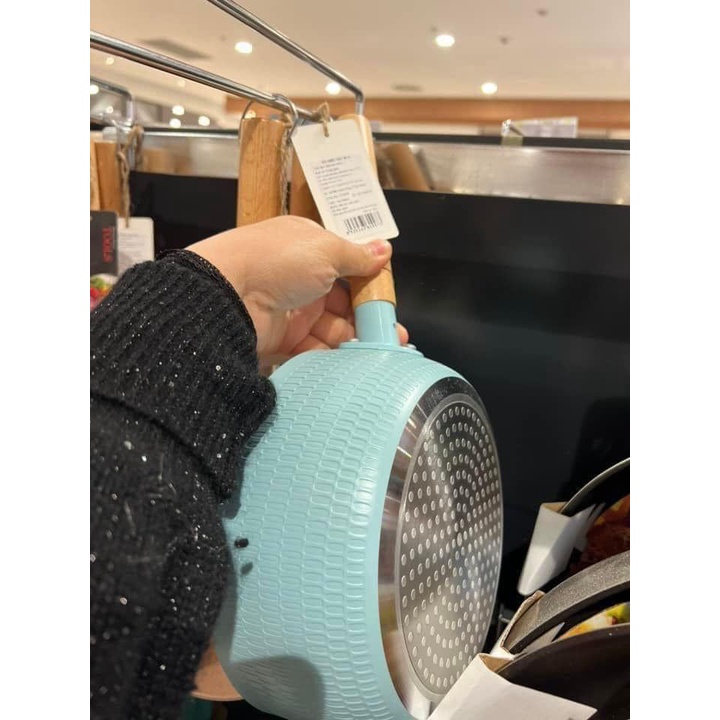 Chảo chống dính đáy sâu cán gỗ18cm đa năng
