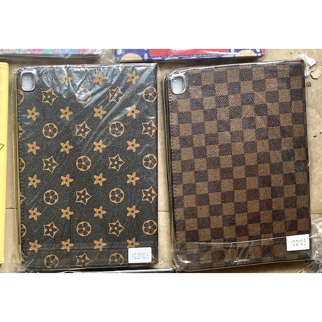 Bao Da iPad, Ốp iPad Dập Nổi Logo Đầu Hươu da lộn cao cấp